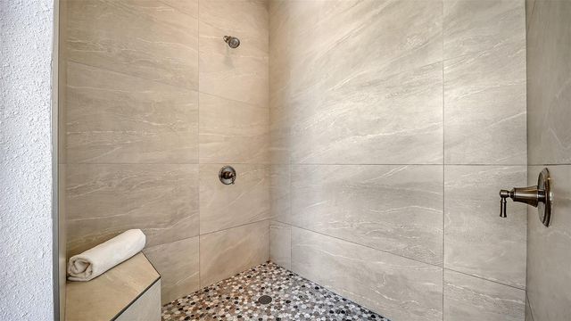 560 CHIPPING LANE, Longboat Key, FL 34228