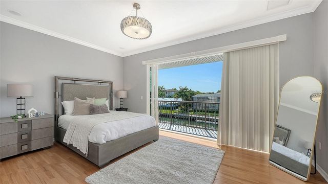 560 CHIPPING LANE, Longboat Key, FL 34228