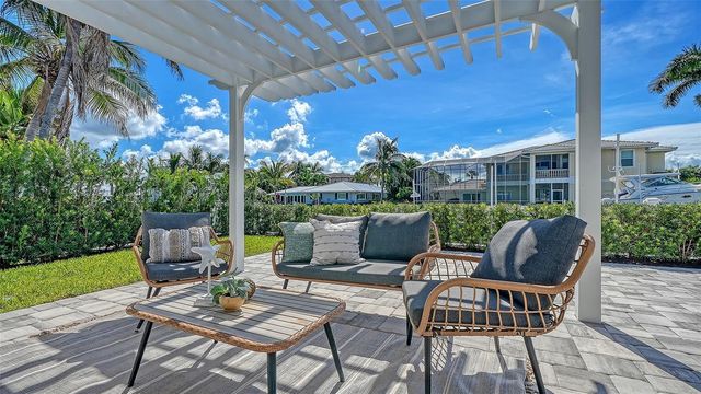 560 CHIPPING LANE, Longboat Key, FL 34228