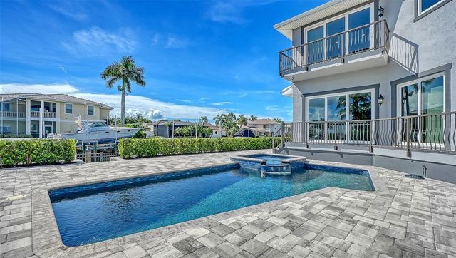 560 CHIPPING LANE, Longboat Key, FL 34228