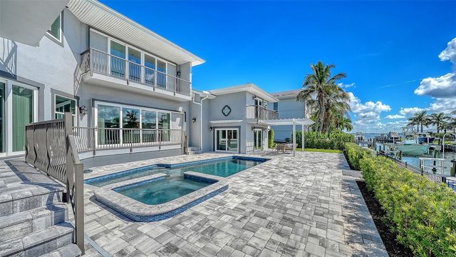 560 CHIPPING LANE, Longboat Key, FL 34228