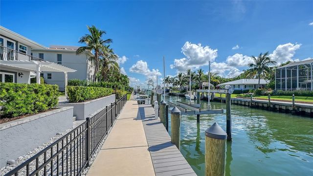 560 CHIPPING LANE, Longboat Key, FL 34228