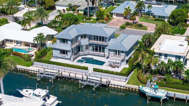 560 CHIPPING LANE, Longboat Key, FL 34228