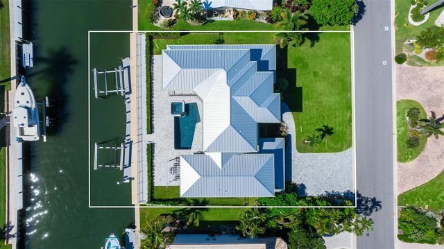 560 CHIPPING LANE, Longboat Key, FL 34228