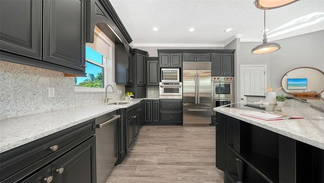 560 CHIPPING LANE, Longboat Key, FL 34228