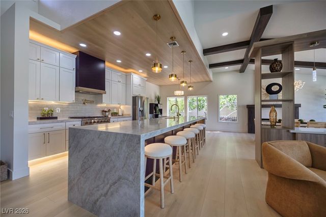 2633 Legend Drive, Las Vegas, NV 89134