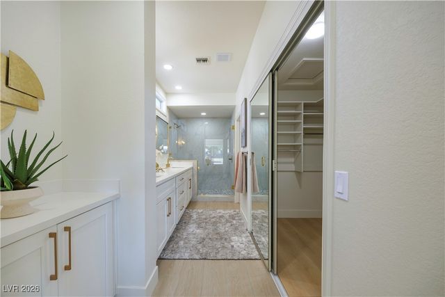 2633 Legend Drive, Las Vegas, NV 89134