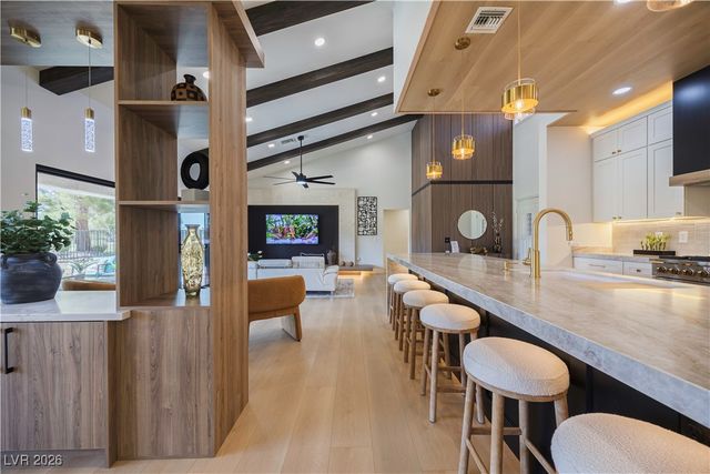 2633 Legend Drive, Las Vegas, NV 89134