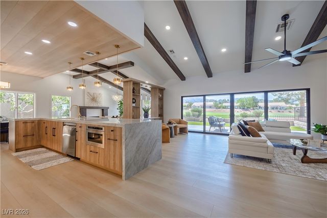 2633 Legend Drive, Las Vegas, NV 89134