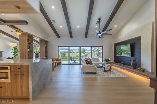 2633 Legend Drive, Las Vegas, NV 89134