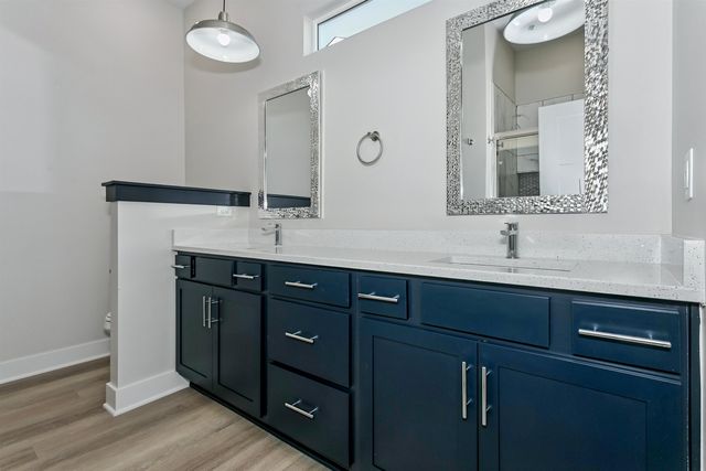1640 E Appleton St, Valley Center, KS 67147