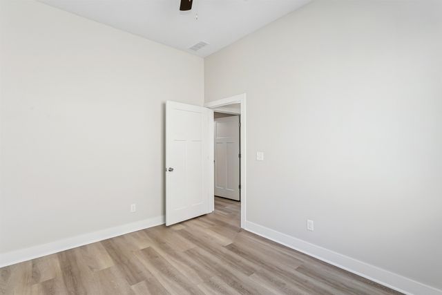 1640 E Appleton St, Valley Center, KS 67147