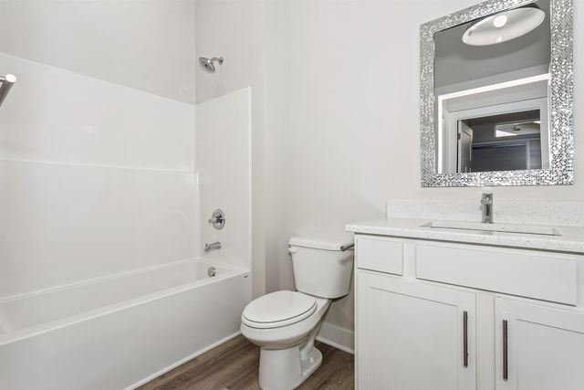 1640 E Appleton St, Valley Center, KS 67147