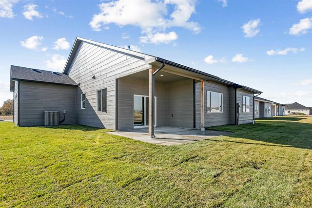 1640 E Appleton St, Valley Center, KS 67147