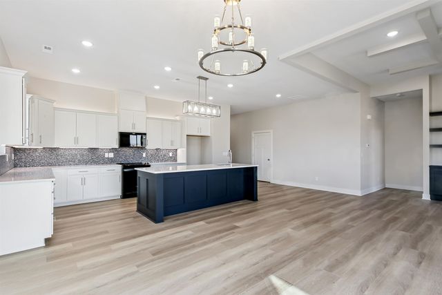 1640 E Appleton St, Valley Center, KS 67147