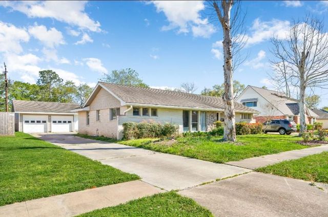 8314 Edgemoor Drive, Houston, TX 77036
