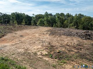 648 Hardtimes Rd, Farmville, VA 23091