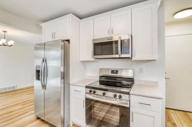 1605 14th Street S, Fargo, ND 58103