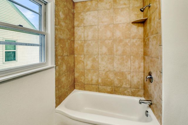 1605 14th Street S, Fargo, ND 58103