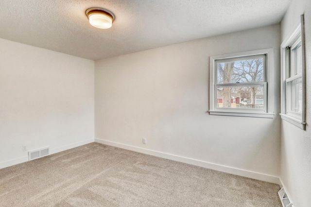 1605 14th Street S, Fargo, ND 58103