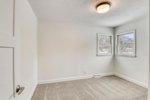 1605 14th Street S, Fargo, ND 58103