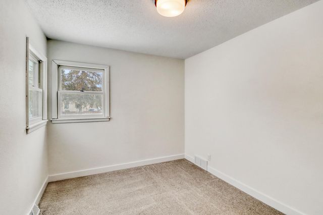 1605 14th Street S, Fargo, ND 58103