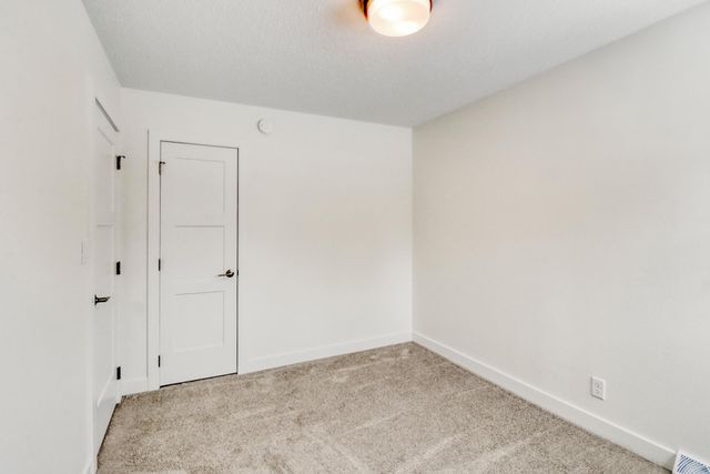 1605 14th Street S, Fargo, ND 58103