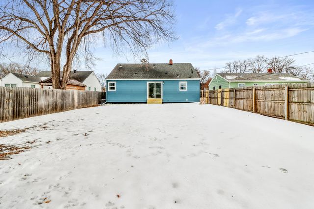 1605 14th Street S, Fargo, ND 58103