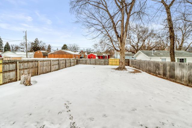 1605 14th Street S, Fargo, ND 58103