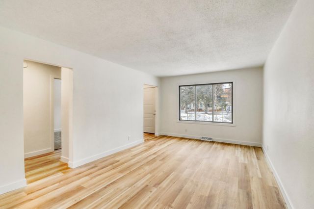 1605 14th Street S, Fargo, ND 58103