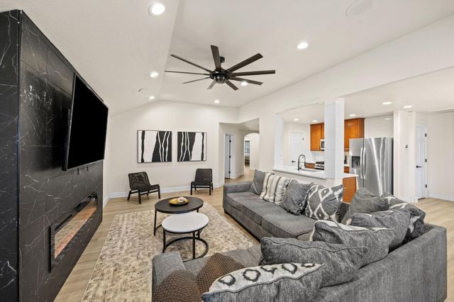 2710 Gaelic Green Street, Houston, TX 77045