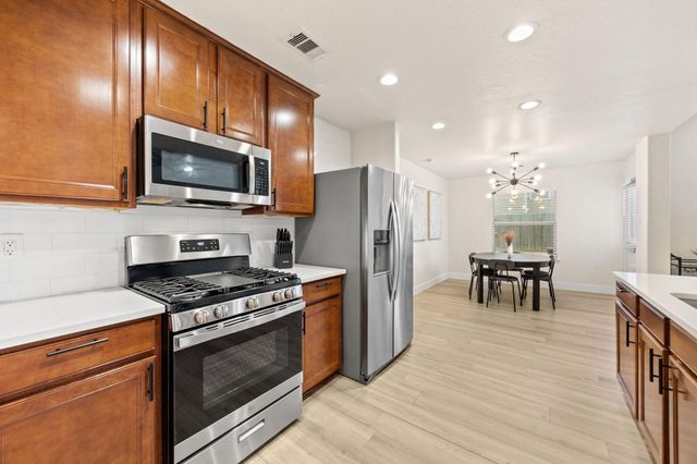 2710 Gaelic Green Street, Houston, TX 77045