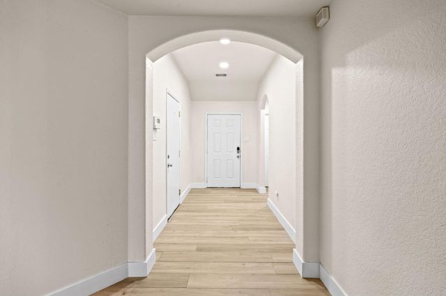 2710 Gaelic Green Street, Houston, TX 77045