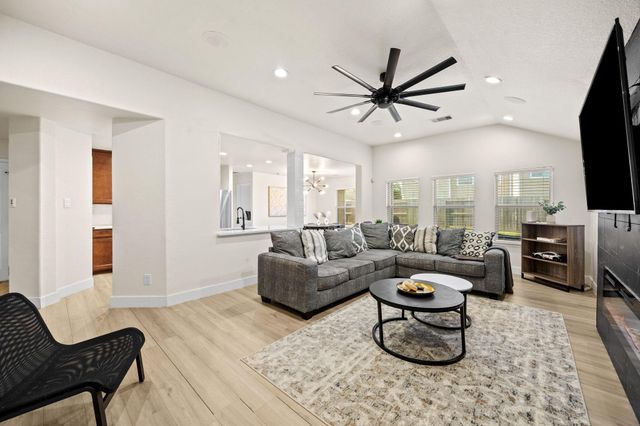 2710 Gaelic Green Street, Houston, TX 77045