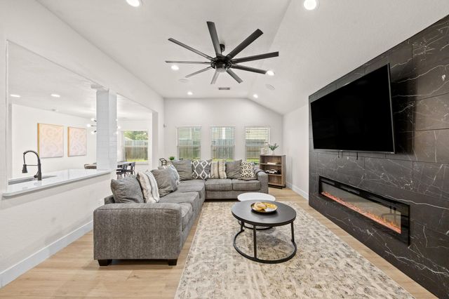 2710 Gaelic Green Street, Houston, TX 77045