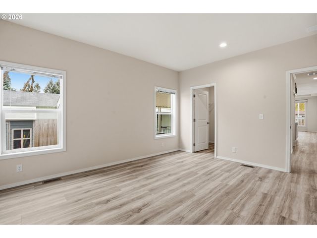 14876 S HEATHERGLEN Dr, Oregon City, OR 97045