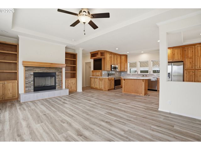 14876 S HEATHERGLEN Dr, Oregon City, OR 97045