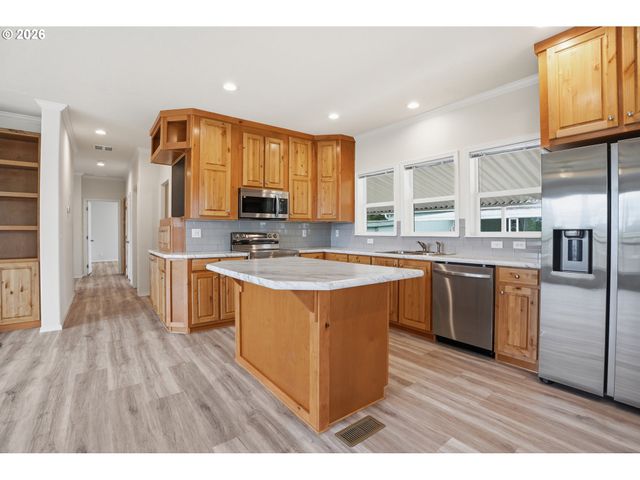 14876 S HEATHERGLEN Dr, Oregon City, OR 97045