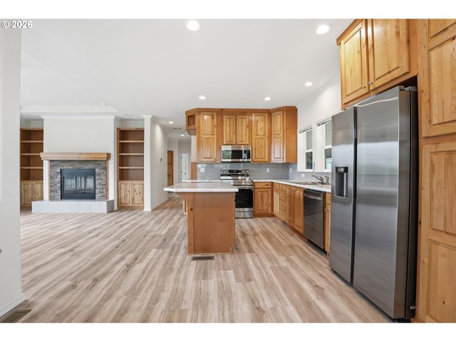 14876 S HEATHERGLEN Dr, Oregon City, OR 97045