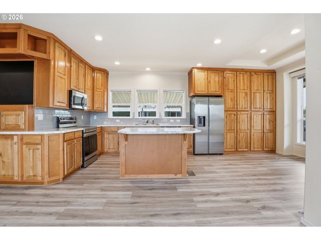 14876 S HEATHERGLEN Dr, Oregon City, OR 97045