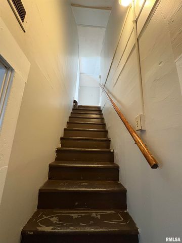 2916 W MEIDROTH Street, Peoria, IL 61605