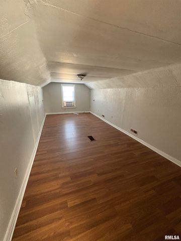 2916 W MEIDROTH Street, Peoria, IL 61605