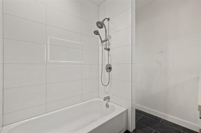909 Silber Road 11, Houston, TX 77024
