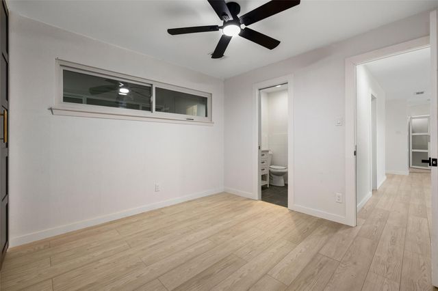 909 Silber Road 11, Houston, TX 77024