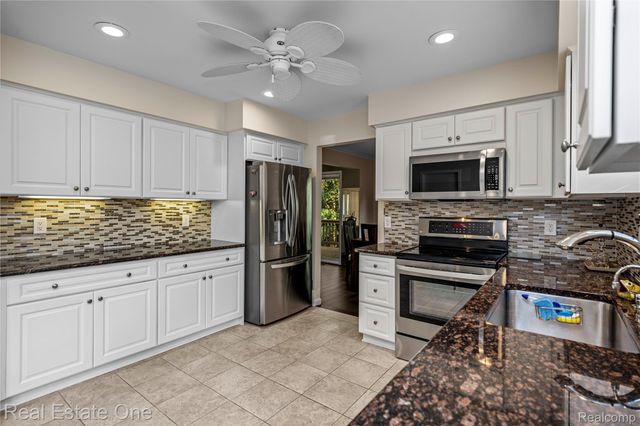 6291 Pheasant Run, West Bloomfield Charter Township, MI 48322