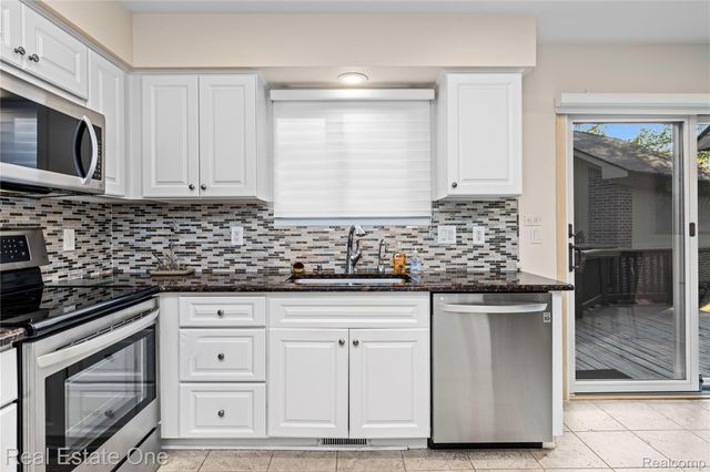 6291 Pheasant Run, West Bloomfield Charter Township, MI 48322