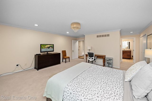 6291 Pheasant Run, West Bloomfield Charter Township, MI 48322