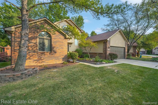 6291 Pheasant Run, West Bloomfield Charter Township, MI 48322