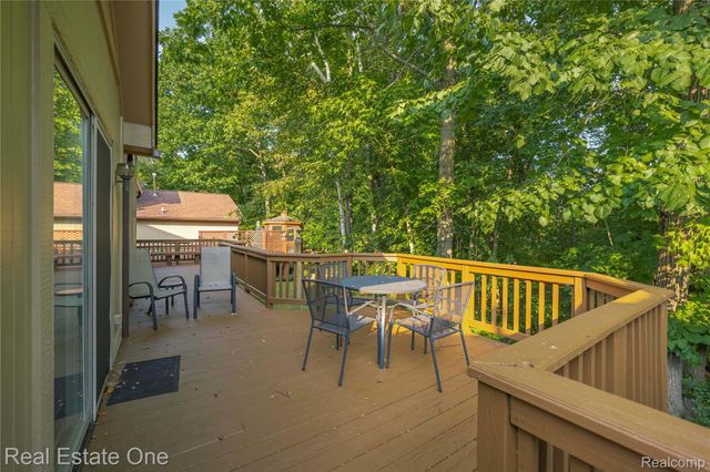 6291 Pheasant Run, West Bloomfield Charter Township, MI 48322