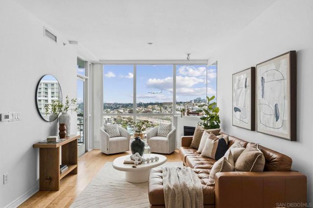 300 W Beech St 1705, San Diego, CA 92101